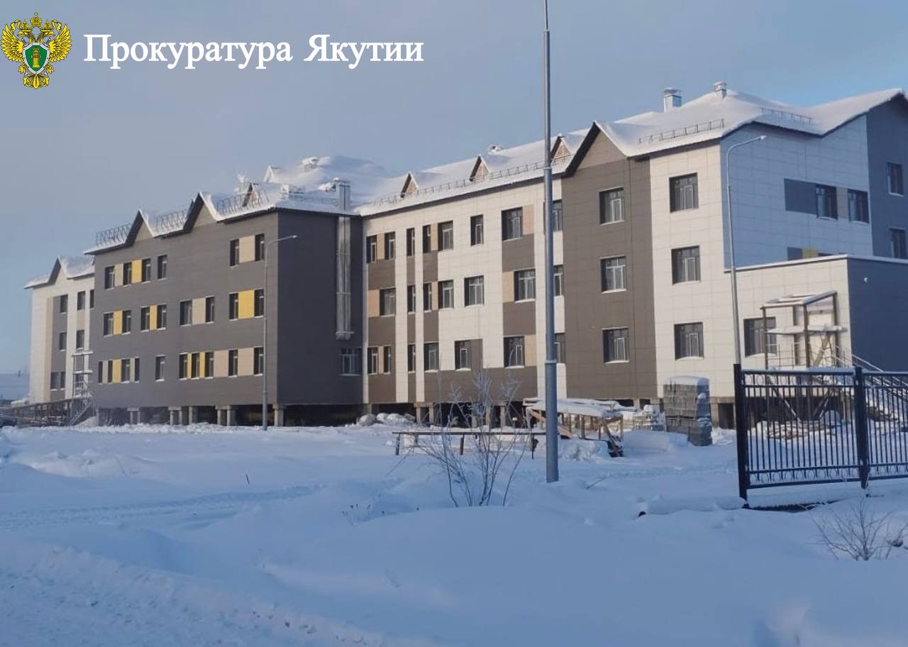 В Усть-Майском районе прокуратура приняла меры по защите трудовых прав медицинских работников