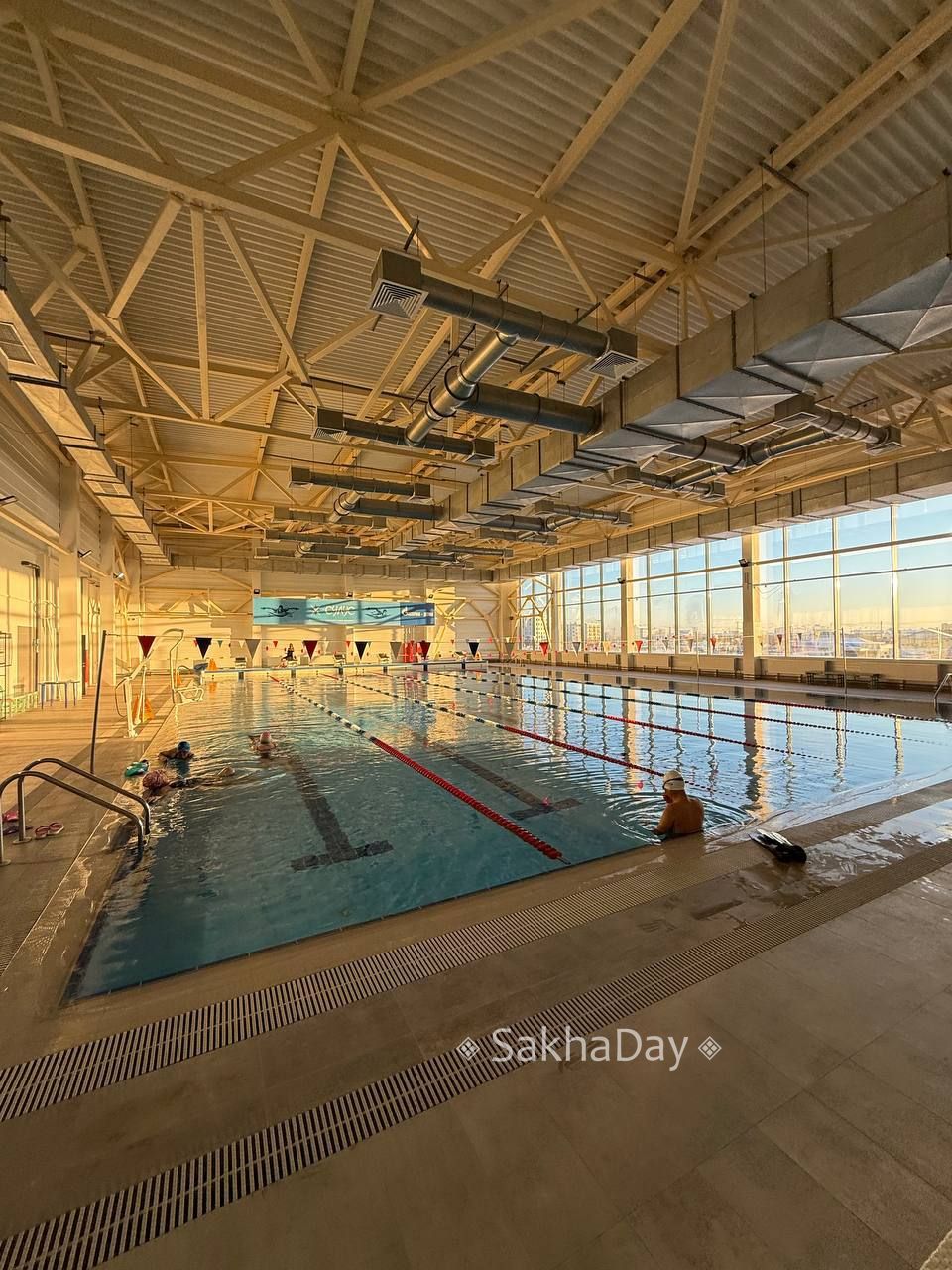 Бассейн Сулус открылся. Напомним, что 23 мая прошлого года произошла авария, причиной которой стали проектные ошибки