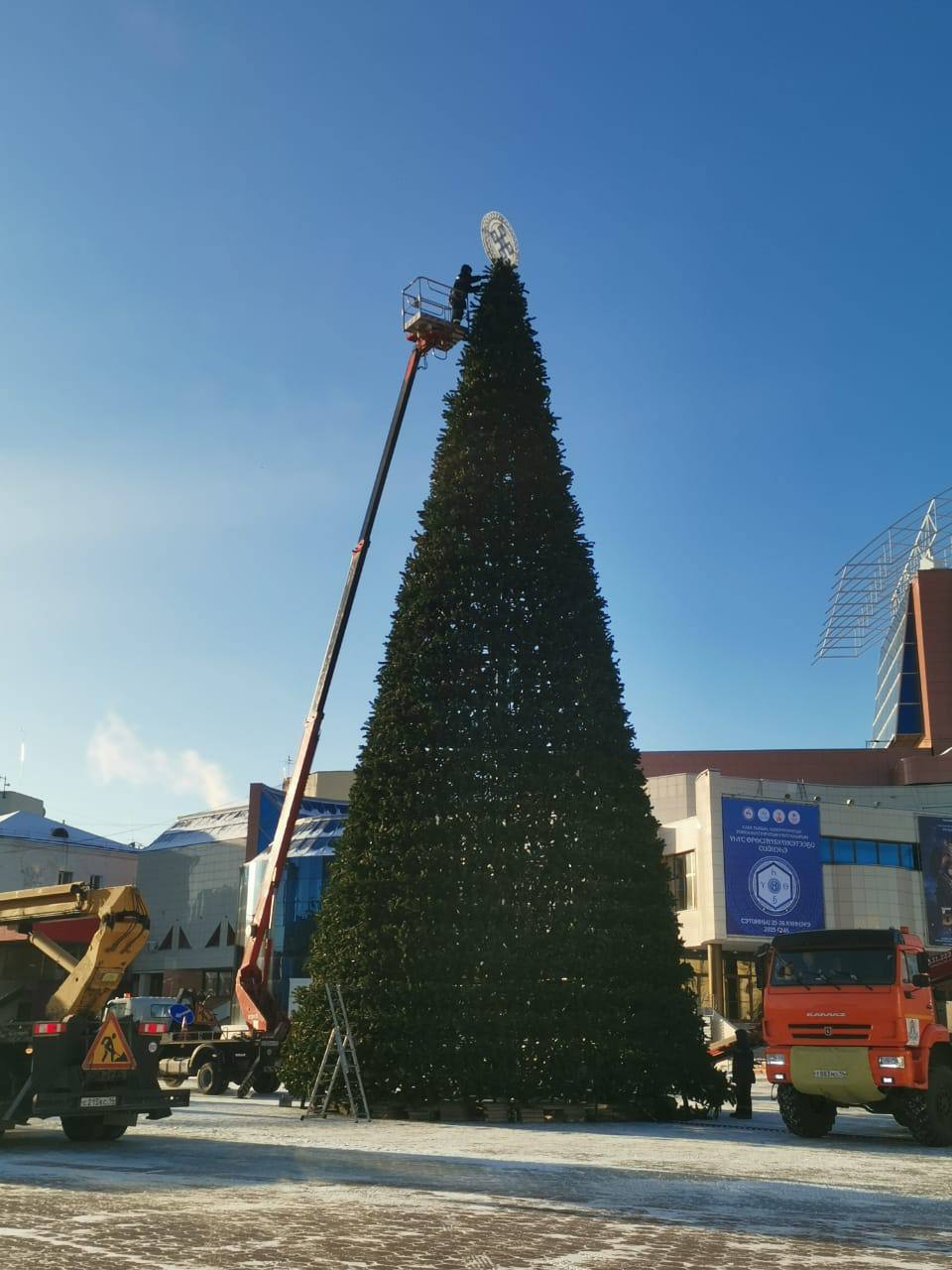Совместно со специалистами Управления ветеринарии сотрудники Управы Сайсарского округа выехали по заявке жителей на ул. Три сосны, 13 и 15. На месте собак не обнаружено, проведены беседы с местными жителями — по их словам... Совместно со специалистами Управления ветеринарии сотрудники Управы Сайсарского округа выехали по заявке жителей на ул. Три сосны, 13 и 15. На месте собак не обнаружено, проведены беседы с местными жителями — по их словам...