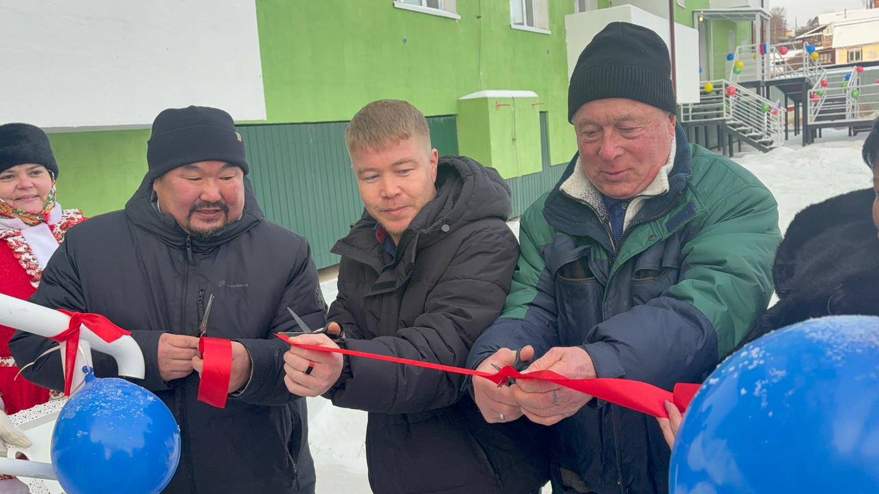 Новый дом для 80 семей ввели в Олёкминске Новый дом для 80 семей ввели в Олёкминске