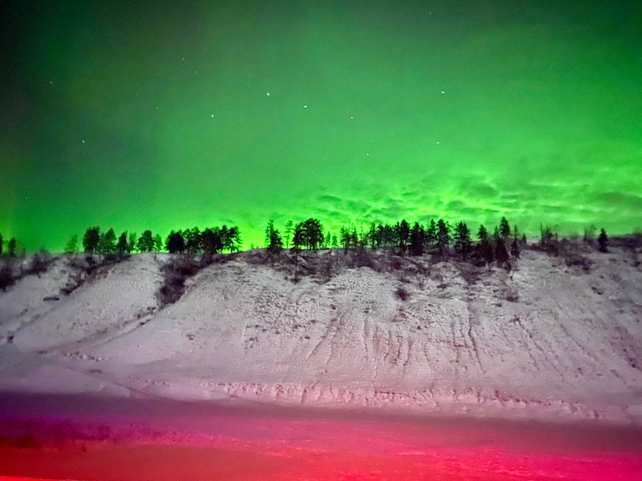 Делимся красотой!. Сотрудники Госавтоинспекции во время несения службы запечатлели редкое и прекрасное явление природы - северное сияние #ГАИЯКУТИЯ #СЕВЕРНОЕСИЯНИЕ #ПРОФИЛАКТИКАДТП подпишись на наш телеграмм канал Делимся красотой!. Сотрудники Госавтоинспекции во время несения службы запечатлели редкое и прекрасное явление природы - северное сияние #ГАИЯКУТИЯ #СЕВЕРНОЕСИЯНИЕ #ПРОФИЛАКТИКАДТП подпишись на наш телеграмм канал