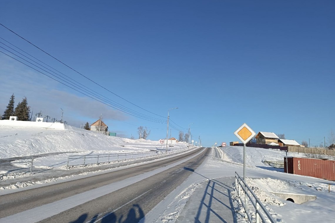 По дорожному нацпроекту обновлены участки региональных автодорог в Якутии По дорожному нацпроекту обновлены участки региональных автодорог в Якутии