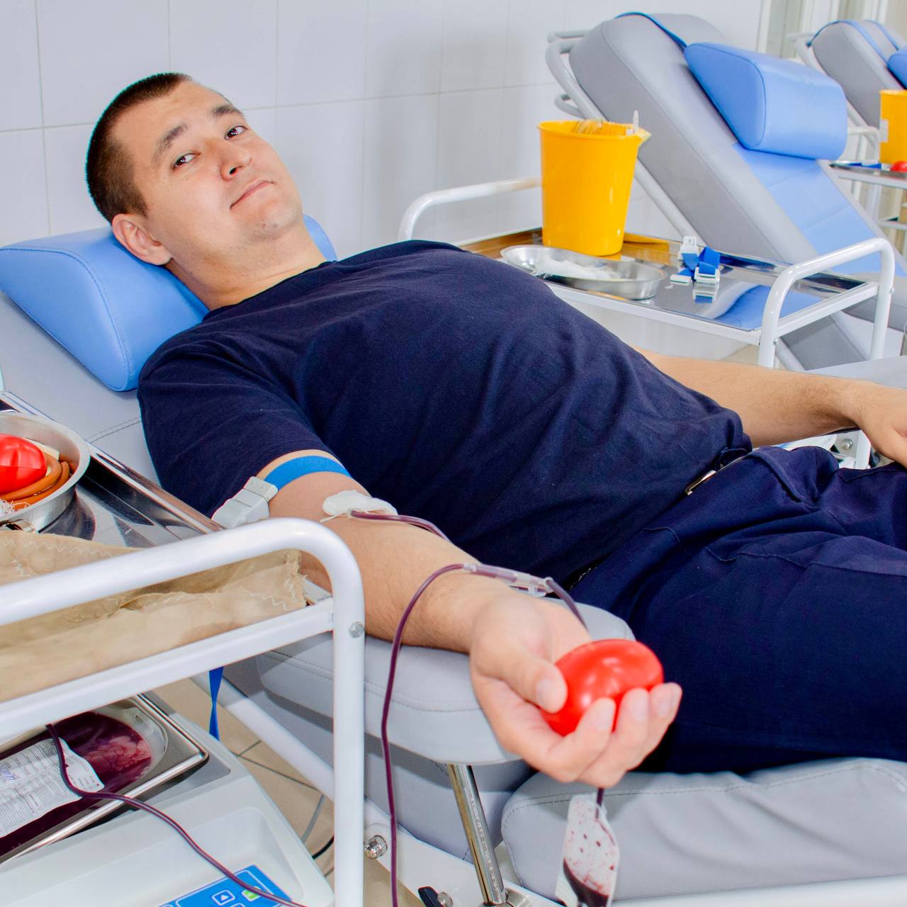 Во Всемирный день доброты хотим поделиться с вами историями судебных приставов, которые не только стоят на страже закона, но и вне службы помогают людям Во Всемирный день доброты хотим поделиться с вами историями судебных приставов, которые не только стоят на страже закона, но и вне службы помогают людям