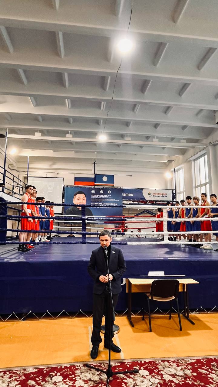 Сегодня вместе с Героями России Андреем Григорьевым и Алексеем Петровым, первым заместителем министра по физической культуре и спорту Республики Саха (Якутия) Гаврилом Мохначевским, спортивной общественностью и семьёй... Сегодня вместе с Героями России Андреем Григорьевым и Алексеем Петровым, первым заместителем министра по физической культуре и спорту Республики Саха (Якутия) Гаврилом Мохначевским, спортивной общественностью и семьёй...