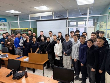 В стенах Якутского индустриально-педагогического колледжа имени В.М. Членова инспекторы провели профилактическую и профориентационную беседу студентам 2-3 курсов