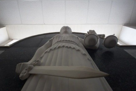 Суд раскрыл схему многомиллионной растраты в УК