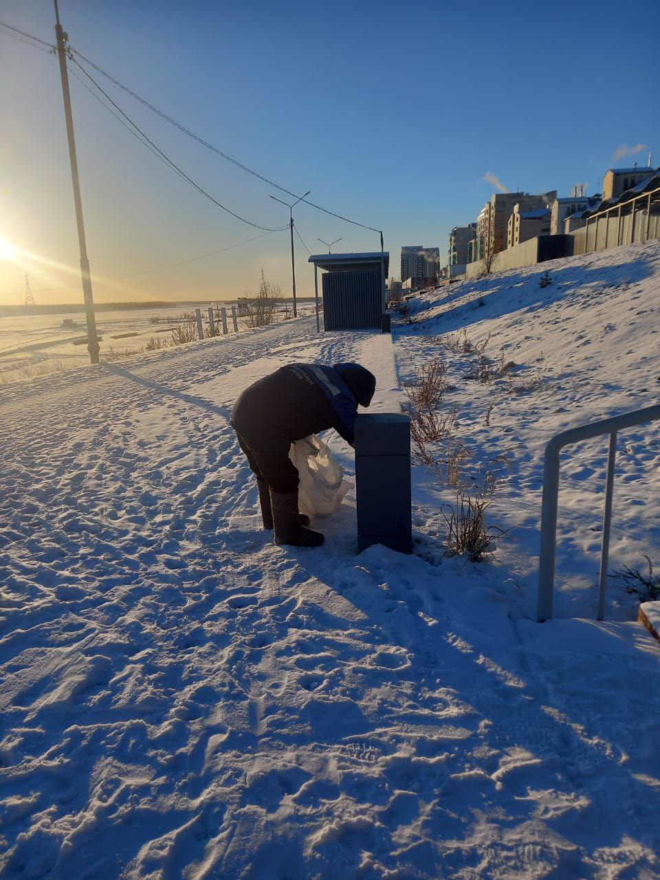 С добрым утром! В Губинском округе наши дворники убирают мусор на улицах, чтобы день начинался с чистоты и свежести С добрым утром! В Губинском округе наши дворники убирают мусор на улицах, чтобы день начинался с чистоты и свежести