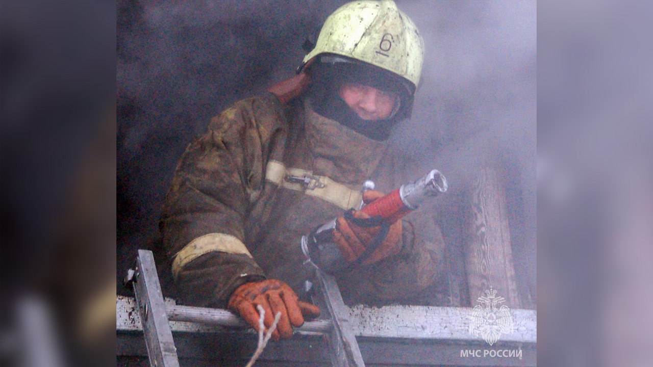 В Тикси при пожаре в жилом доме пострадал человек