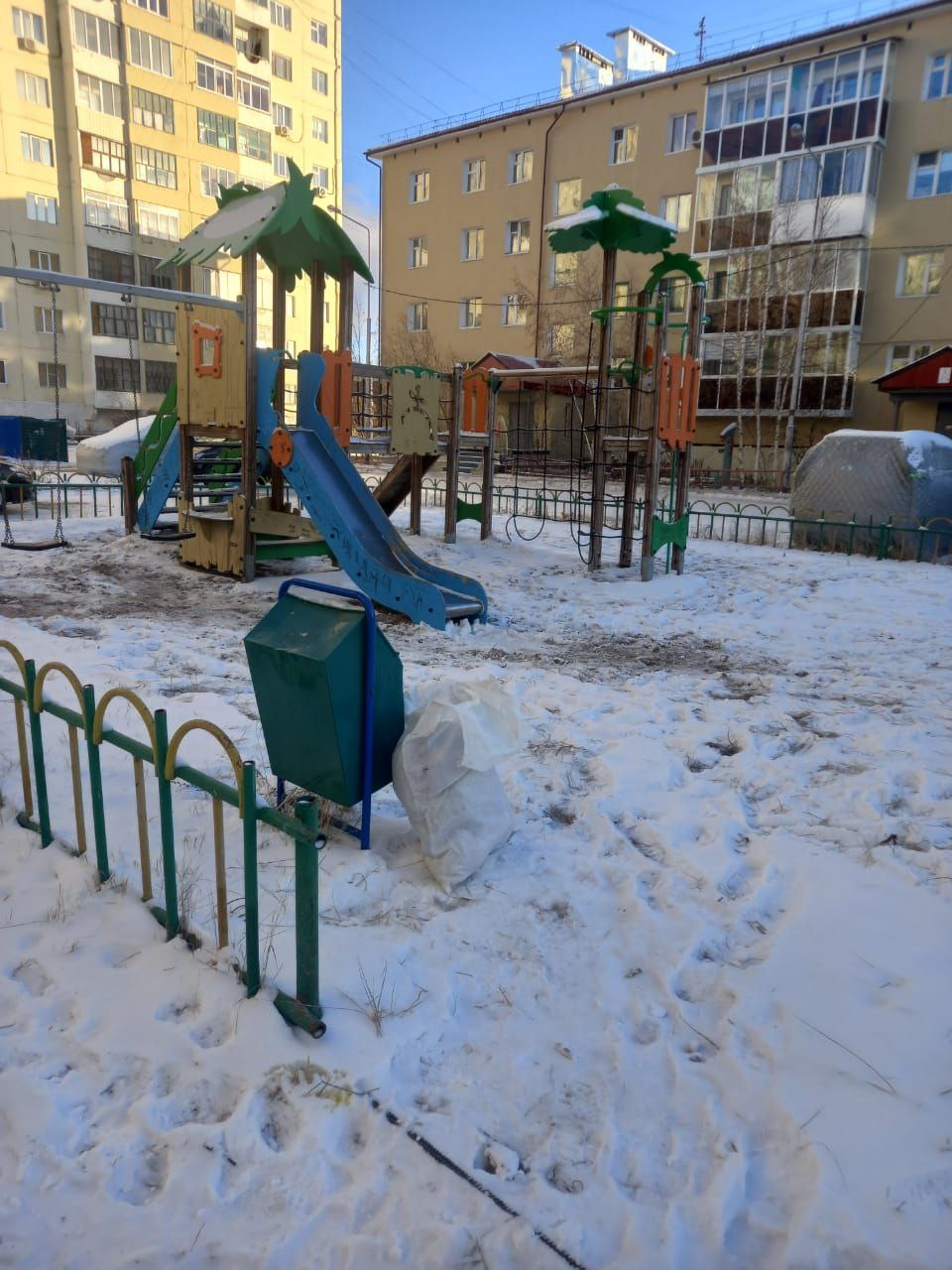 С добрым утром! В Губинском округе наши дворники убирают мусор на улицах, чтобы день начинался с чистоты и свежести С добрым утром! В Губинском округе наши дворники убирают мусор на улицах, чтобы день начинался с чистоты и свежести