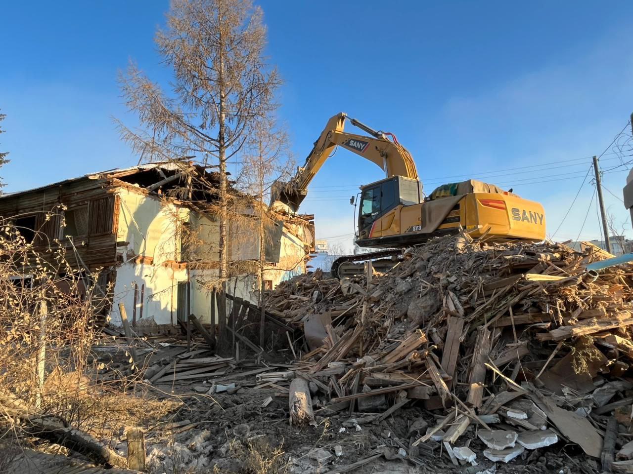 Евгений Григорьев: Продолжаем работы по сносу расселенных многоквартирных аварийных домов Евгений Григорьев: Продолжаем работы по сносу расселенных многоквартирных аварийных домов