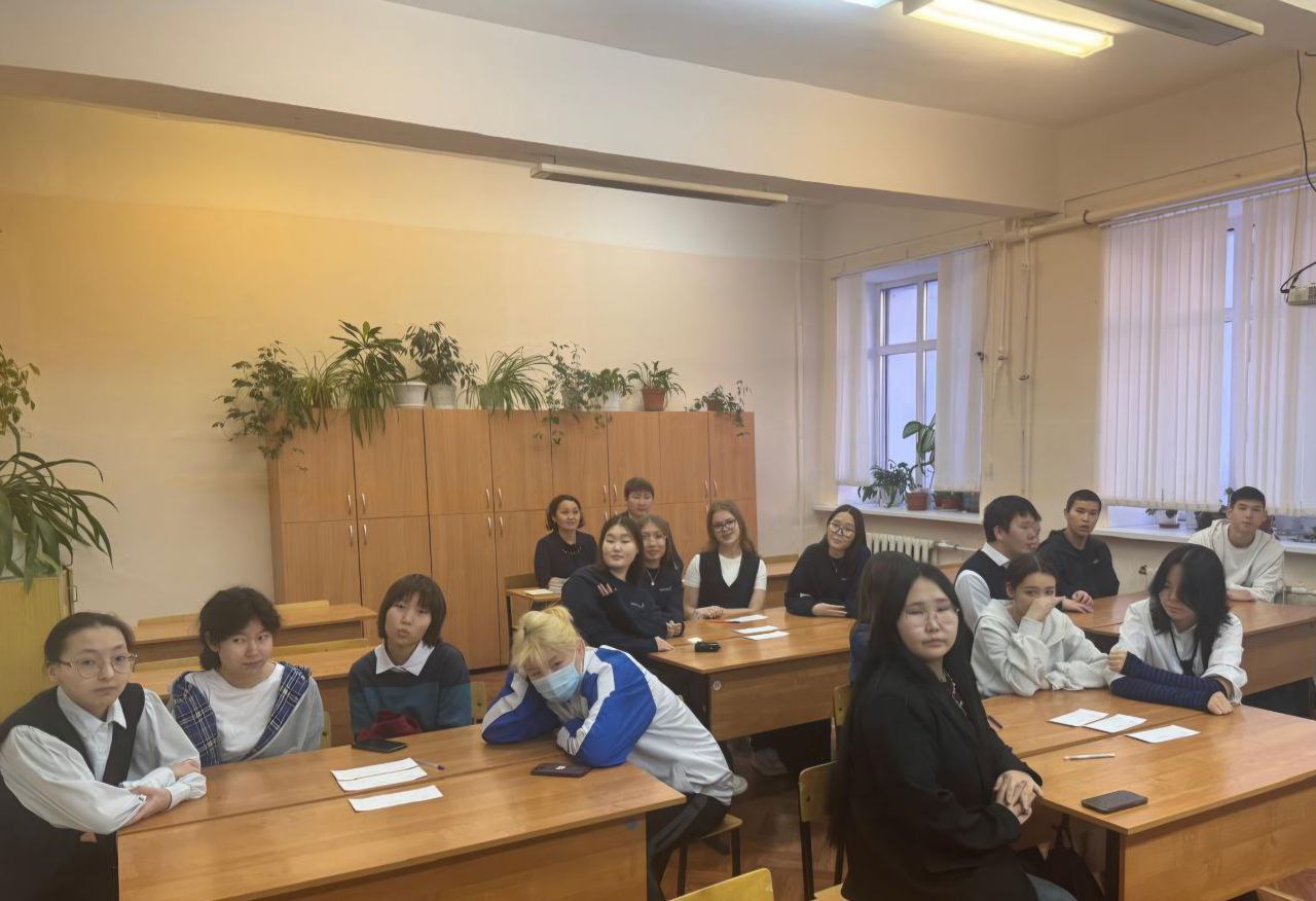 Край, в котором я живу. В Тиксинской школе №1 в интеллектуально-правовой игре сразились 4 команды старшеклассников. Провели игру заместитель председателя Булунской ТИК Наталья Хлебникова и сисадмин ГАС "Выборы" Владимир... Край, в котором я живу. В Тиксинской школе №1 в интеллектуально-правовой игре сразились 4 команды старшеклассников. Провели игру заместитель председателя Булунской ТИК Наталья Хлебникова и сисадмин ГАС "Выборы" Владимир...