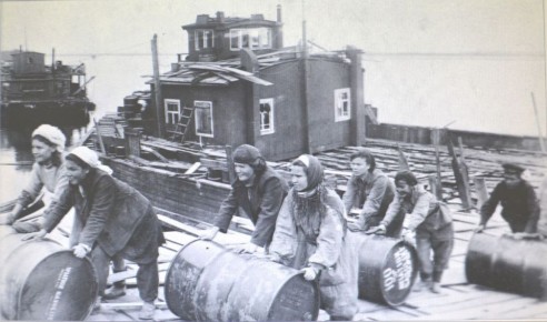 15 ноябряя 2022 г. Указом Президента РФ г.Якутску присвоено почетное звание "Город трудовой доблести"