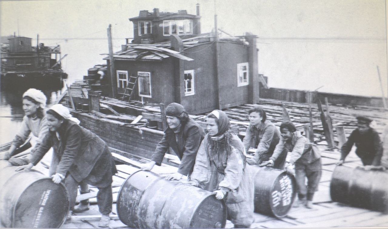 15 ноябряя 2022 г. Указом Президента РФ г.Якутску присвоено почетное звание "Город трудовой доблести"