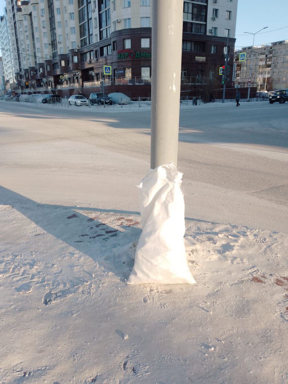 С добрым утром! Наши муниципальные дворники ежедневно трудятся над тем, чтобы улицы Губинского округа оставались чистыми и уютными С добрым утром! Наши муниципальные дворники ежедневно трудятся над тем, чтобы улицы Губинского округа оставались чистыми и уютными
