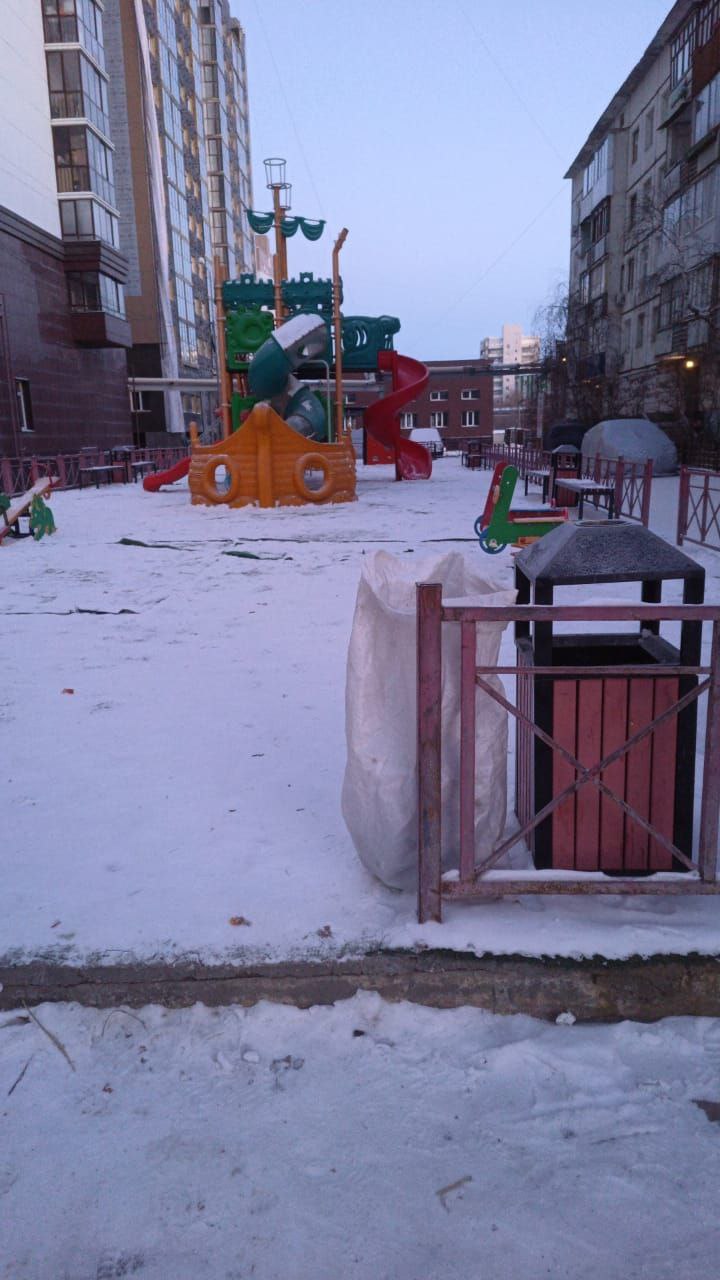 С добрым утром! Наши муниципальные дворники ежедневно трудятся над тем, чтобы улицы Губинского округа оставались чистыми и уютными С добрым утром! Наши муниципальные дворники ежедневно трудятся над тем, чтобы улицы Губинского округа оставались чистыми и уютными