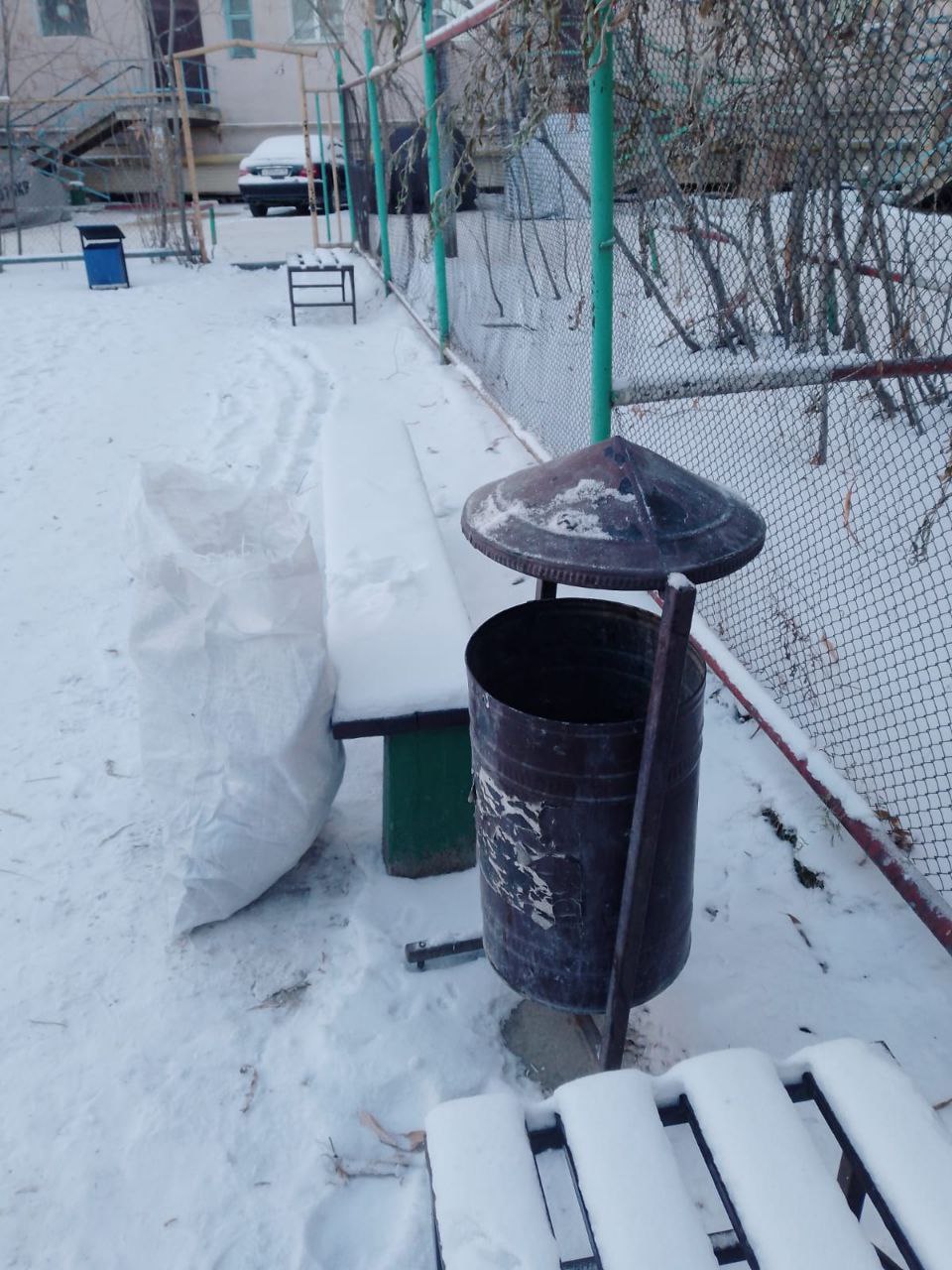 С добрым утром! Наши муниципальные дворники ежедневно трудятся над тем, чтобы улицы Губинского округа оставались чистыми и уютными С добрым утром! Наши муниципальные дворники ежедневно трудятся над тем, чтобы улицы Губинского округа оставались чистыми и уютными