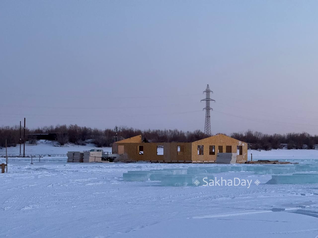 Начинается возведение Ледового парка на пляже
