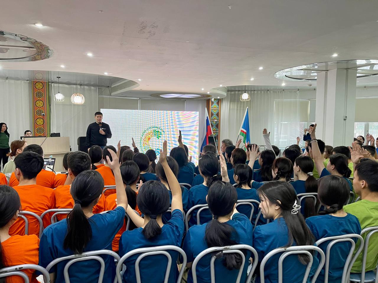 Встретился с участниками профильной смены «Агрофест», которая проходит на базе Центра отдыха и оздоровления детей «Сосновый бор» Встретился с участниками профильной смены «Агрофест», которая проходит на базе Центра отдыха и оздоровления детей «Сосновый бор»