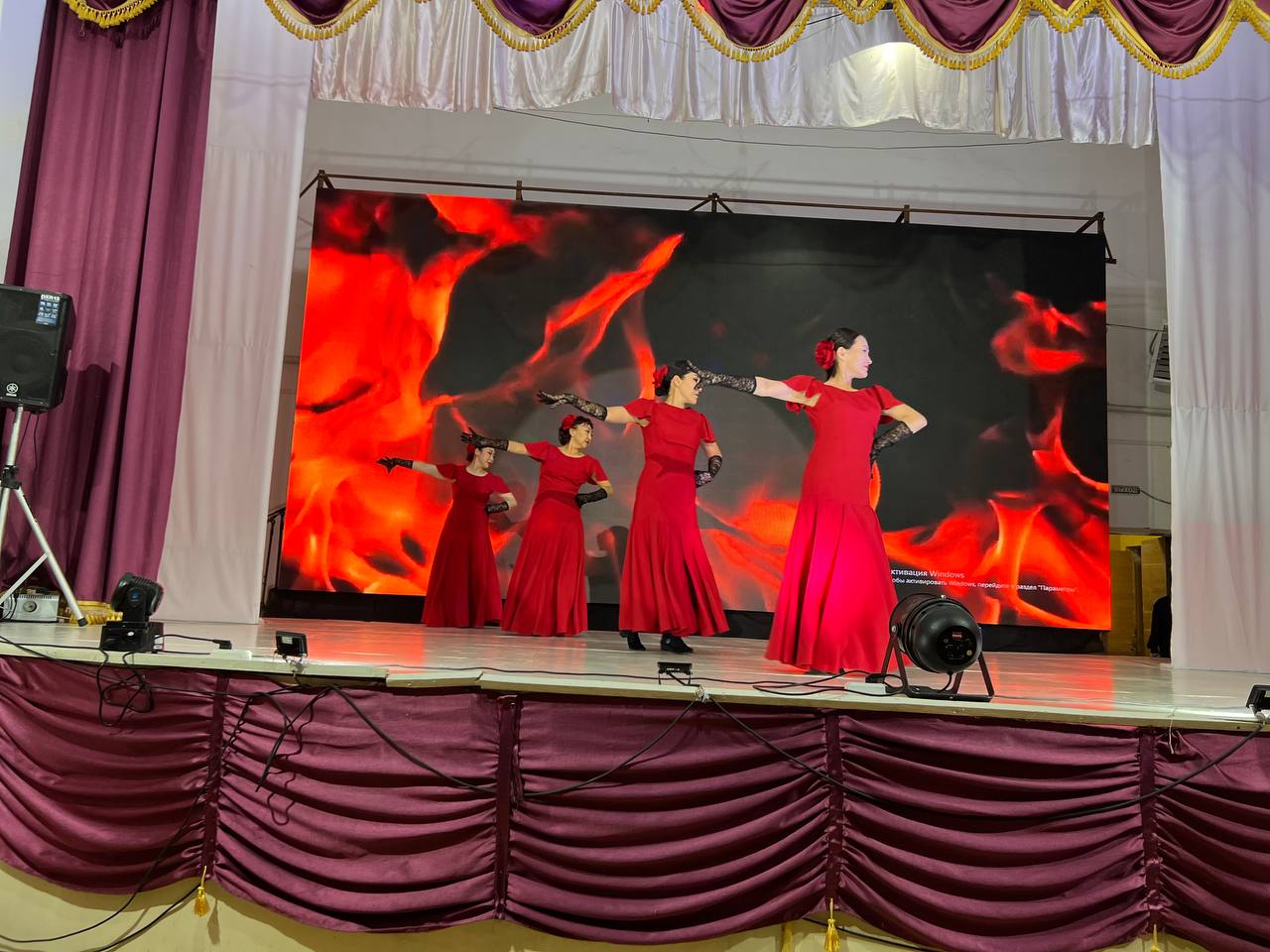 В поддержку бойцов СВО: верхоянские библиотекари собрали на концерте более 100 тысяч рублей В поддержку бойцов СВО: верхоянские библиотекари собрали на концерте более 100 тысяч рублей