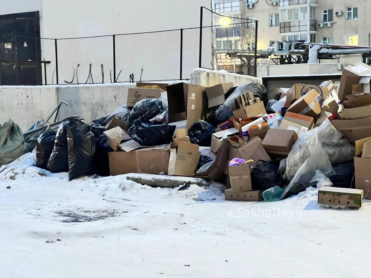 #пишут. Ленина 42. Двор у нас выгладит так #пишут. Ленина 42. Двор у нас выгладит так