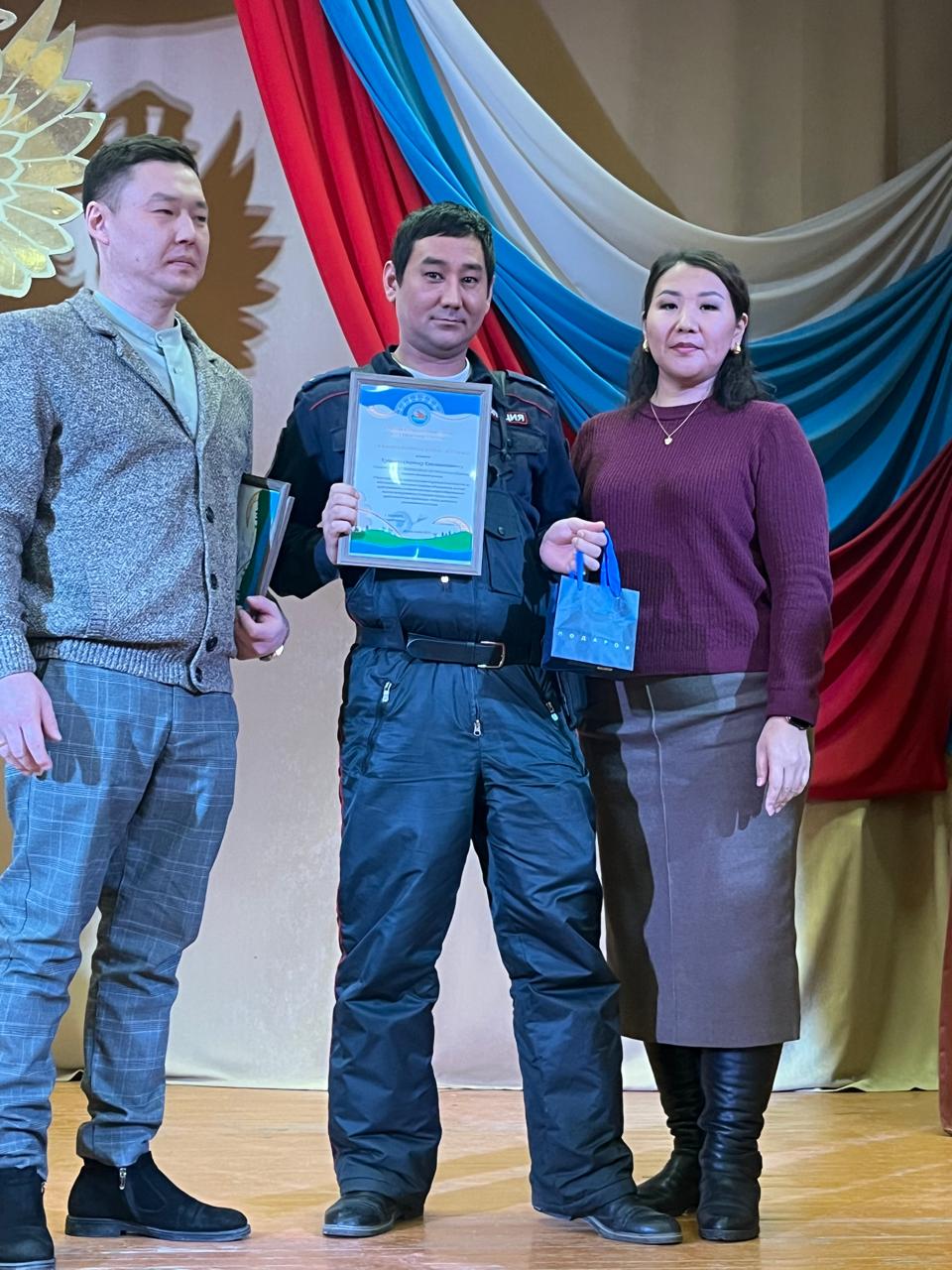 Сегодня на торжественном мероприятии, посвящённом Дню участковых уполномоченных полиции, мы поздравили наших участковых и выразили слова искренней благодарности за их труд Сегодня на торжественном мероприятии, посвящённом Дню участковых уполномоченных полиции, мы поздравили наших участковых и выразили слова искренней благодарности за их труд