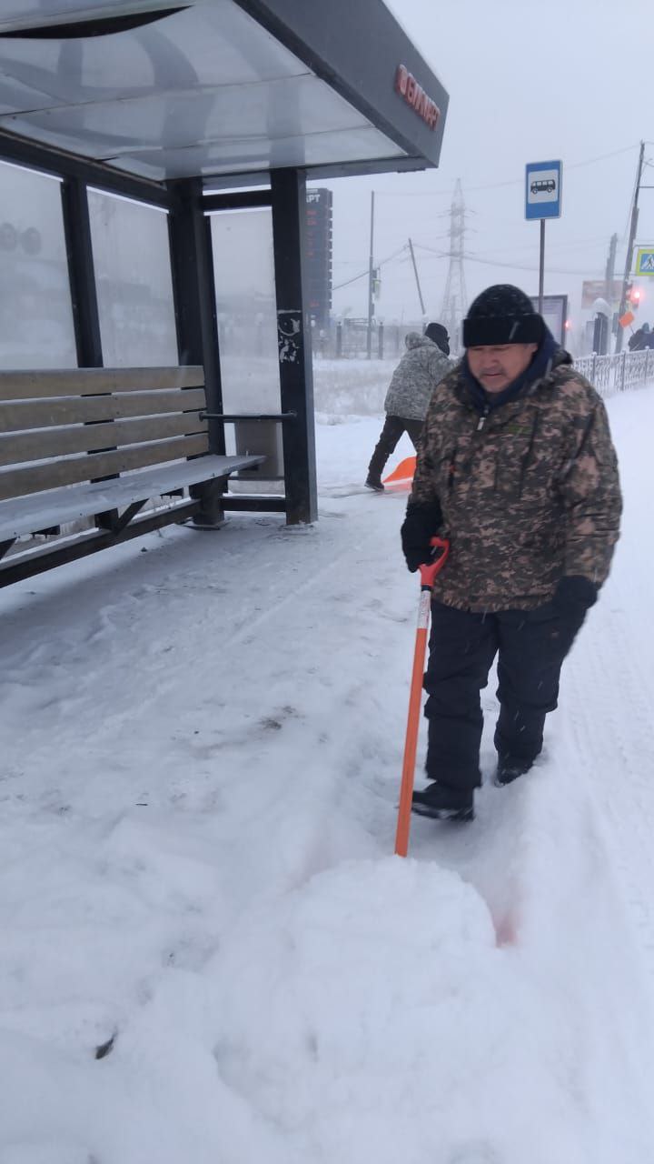 Сегодня Якутск очищают 79 дворников Сегодня Якутск очищают 79 дворников