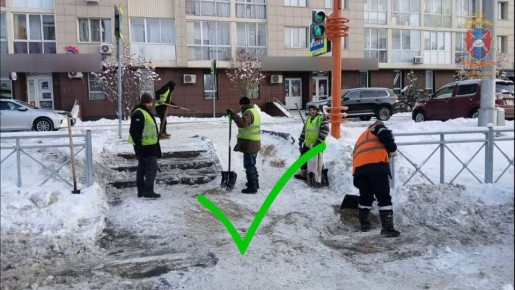 Ликвидировали опасную горку, выходящую на проезжую часть, автоинспекторы и коммунальщики в Кемерове