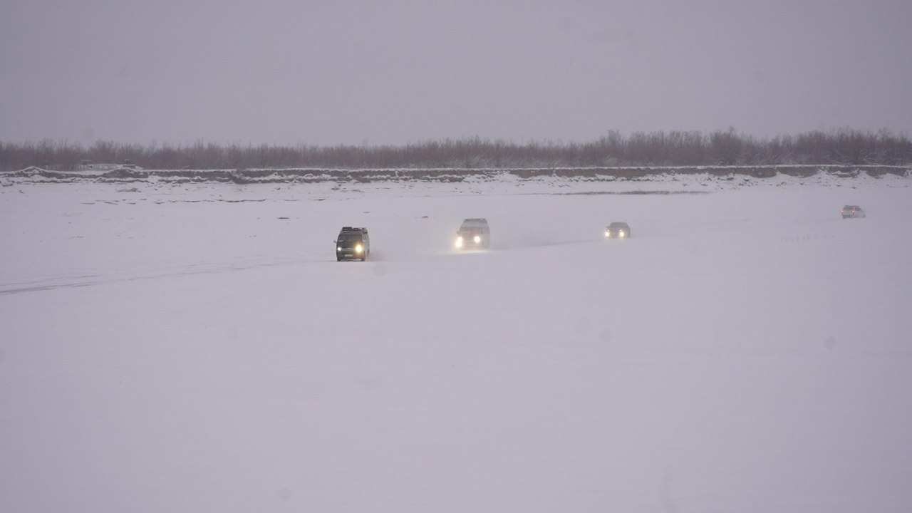 Рейды по выявлению выезжающих на неокрепший лед граждан продолжаются в Якутске