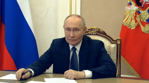 Путин по ВКС дал старт строительству атомного ледокола "Сталинград" в Петербурге