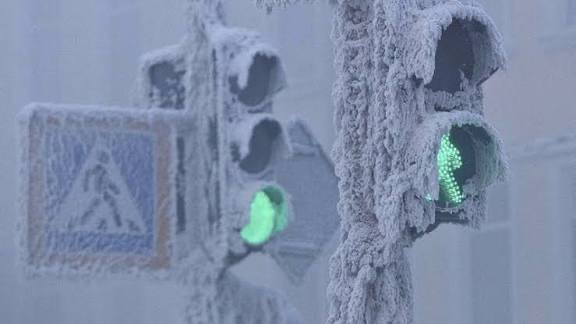 Уже середина ноября, зимние холода вступают в свои права— готовьтесь к дороге заранее!