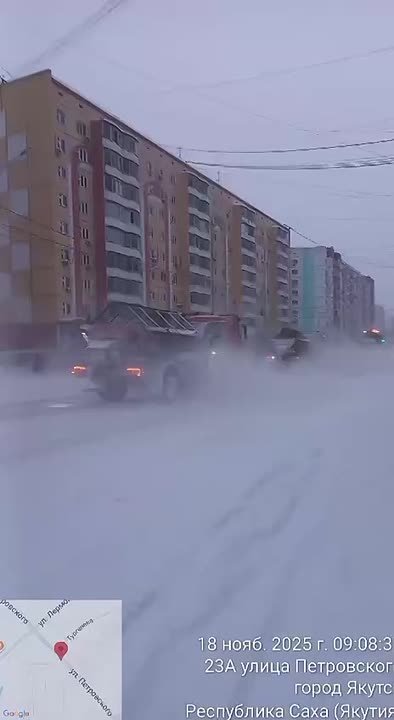 Кадры работ снегоуборочной техники по Вилюйскому тракту