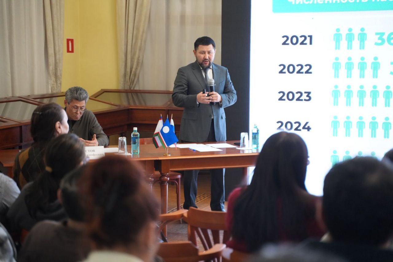 Евгений Григорьев: Октябрьский округ, занимающий центральную часть города, один из благополучных по состоянию жилищного фонда и инфраструктуры, общего благоустройства Евгений Григорьев: Октябрьский округ, занимающий центральную часть города, один из благополучных по состоянию жилищного фонда и инфраструктуры, общего благоустройства