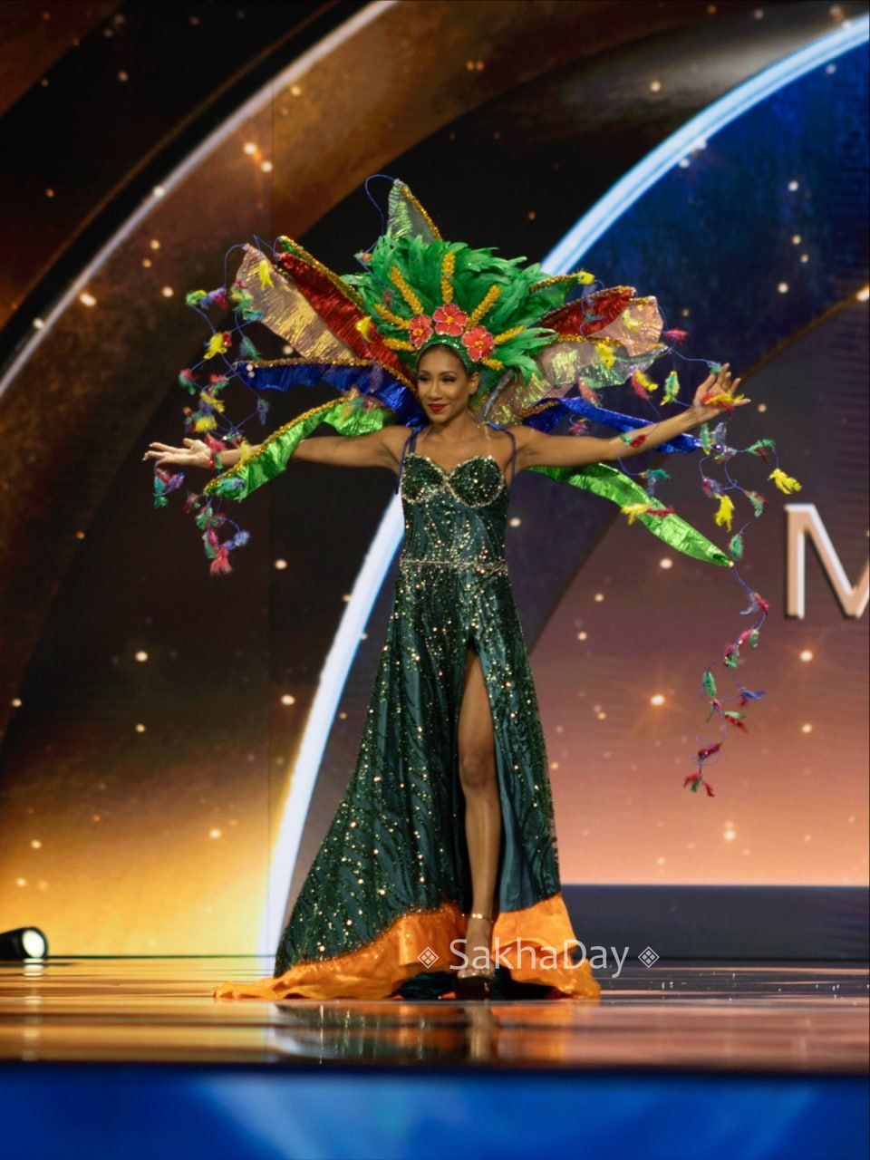 На конкурсе Miss Universe прошел конкурс национального костюма, но мы якутянку Елену Егорову не увидели На конкурсе Miss Universe прошел конкурс национального костюма, но мы якутянку Елену Егорову не увидели