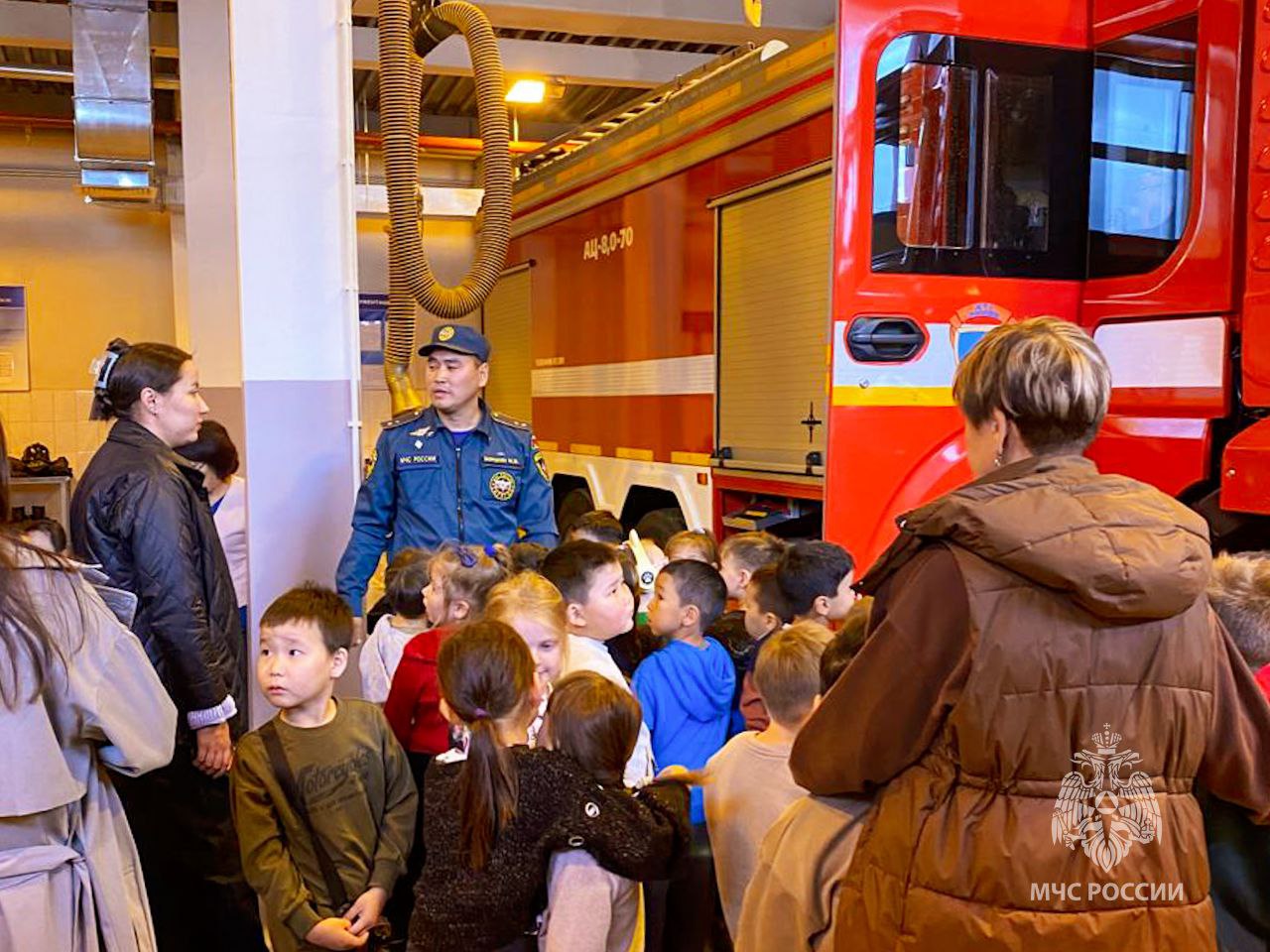 Сотрудники МЧС России прививают культуру безопасности Сотрудники МЧС России прививают культуру безопасности