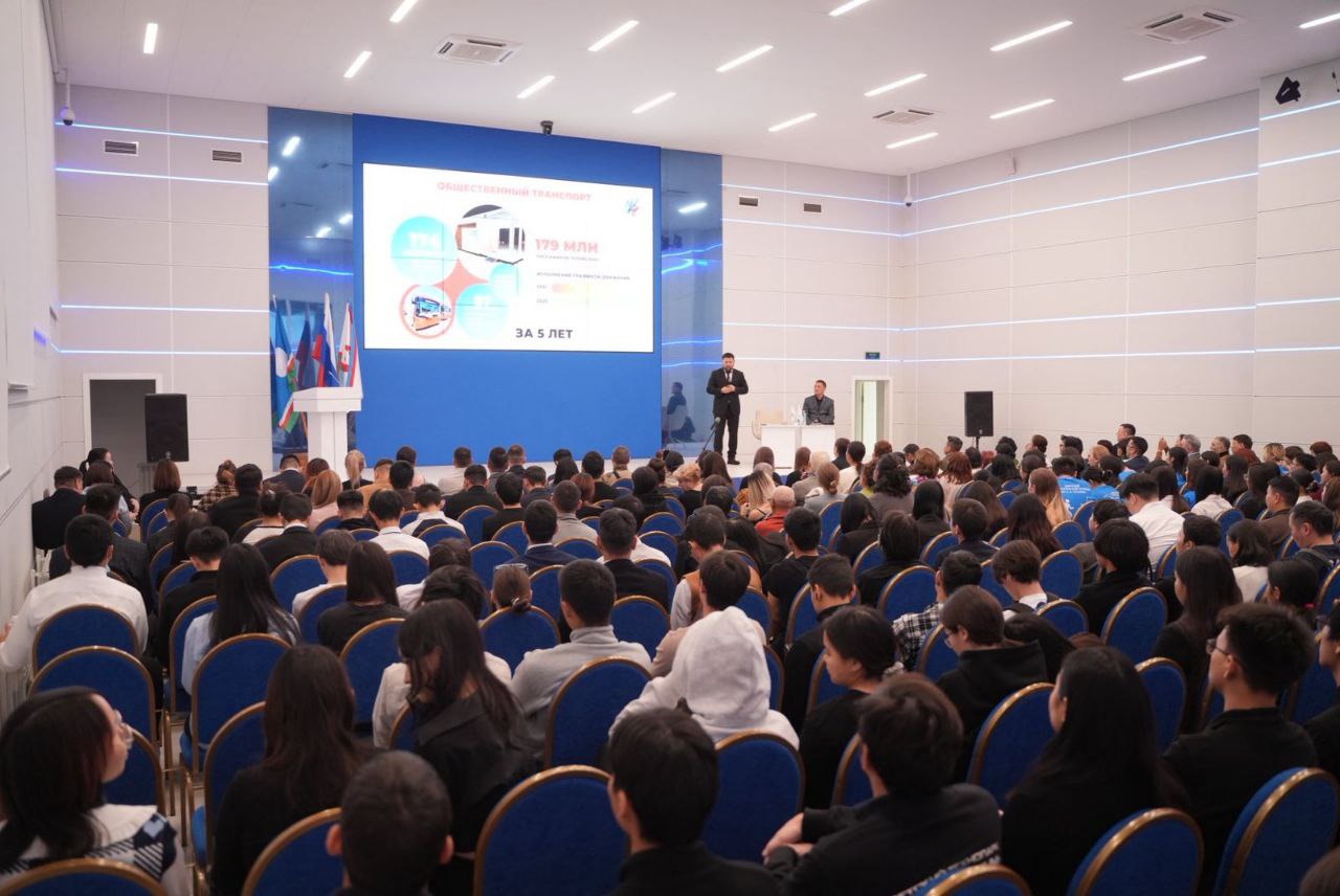 Евгений Григорьев: Более 200 человек, жителей Центрального округа пришли на отчетную встречу, посвященную итогам работы администрации города за 5 лет Евгений Григорьев: Более 200 человек, жителей Центрального округа пришли на отчетную встречу, посвященную итогам работы администрации города за 5 лет