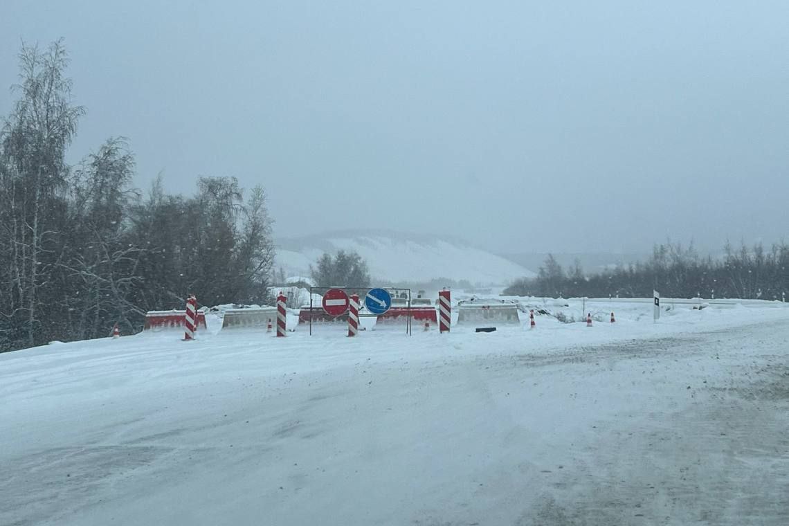 На подъездах к Ленскому мосту идут работы по нацпроекту На подъездах к Ленскому мосту идут работы по нацпроекту