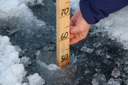 Толщина льда на основных реках Якутии составила меньше нормы