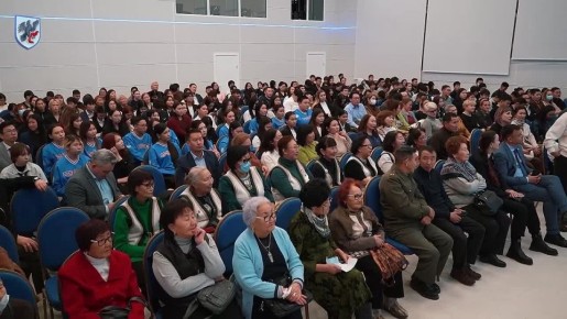 В Якутске 19 ноября состоялась встреча главы города Якутска Евгения Григорьева с представителями общественности Центрального округа