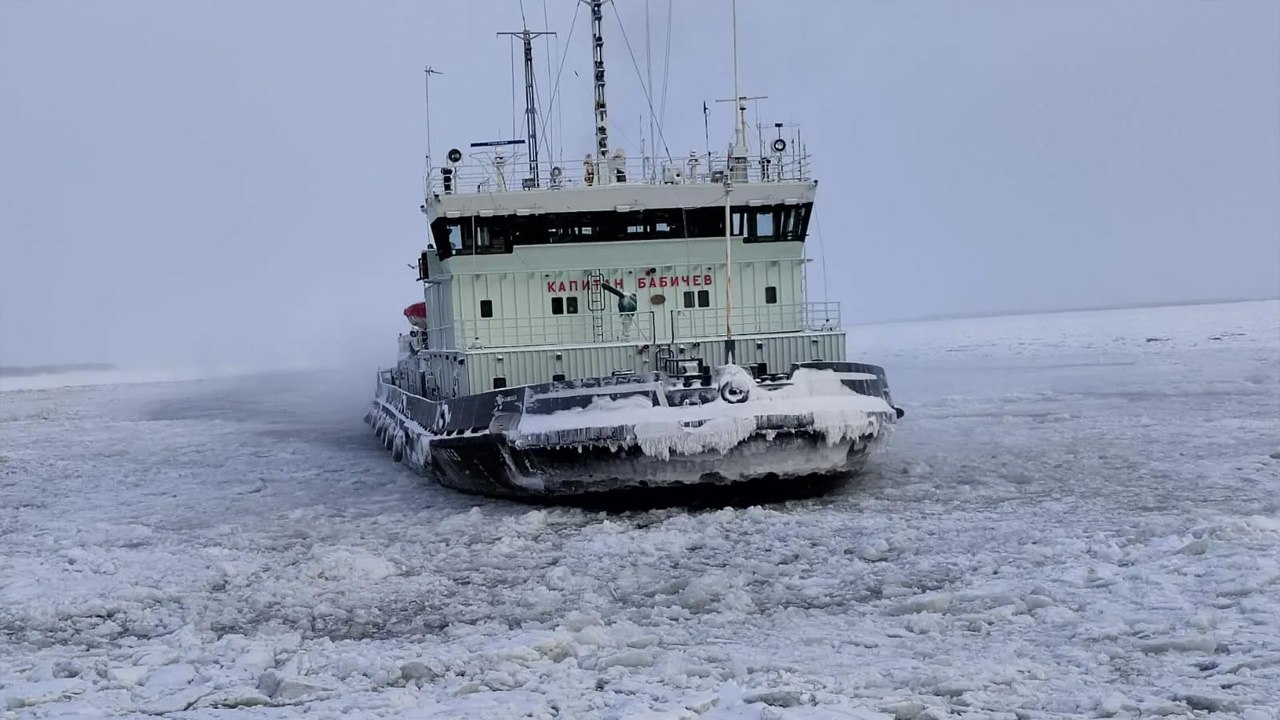 Заключительный рейс перевозок автотранспорта через реку Лена состоится 23 ноября 2025 года