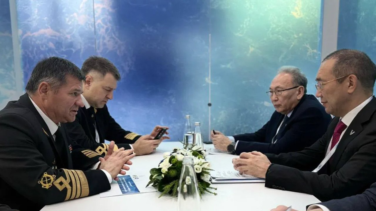 Айсен Николаев и Андрей Тарасенко обсудили строительство порта Найба и обновление арктического флота