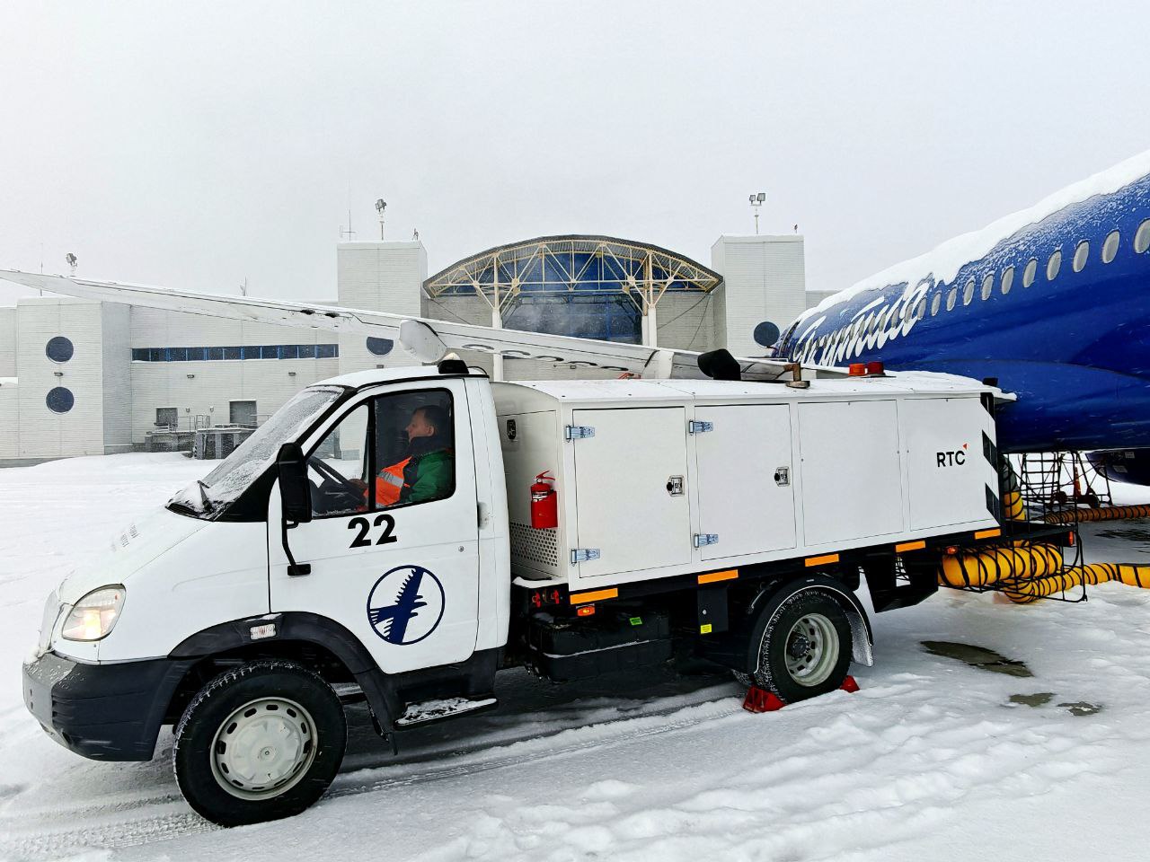 Аэропорт Якутск тестирует новую отечественную технику для обогрева воздушных судов Аэропорт Якутск тестирует новую отечественную технику для обогрева воздушных судов
