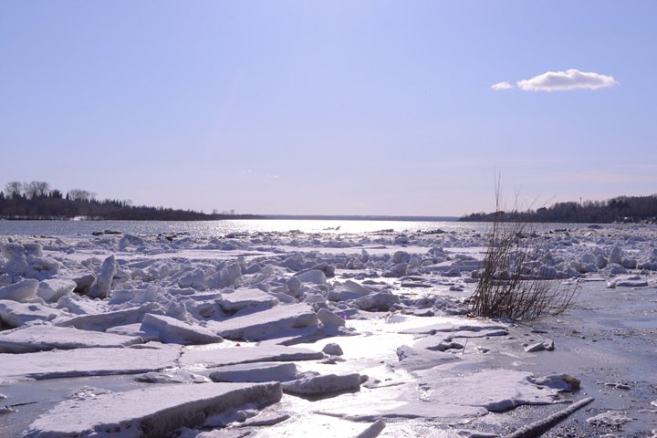 Еще один рыбак провалился под лед в Якутии