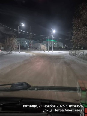 Кадры проведенных работ в ночную смену работниками АО «Якутдорстрой»