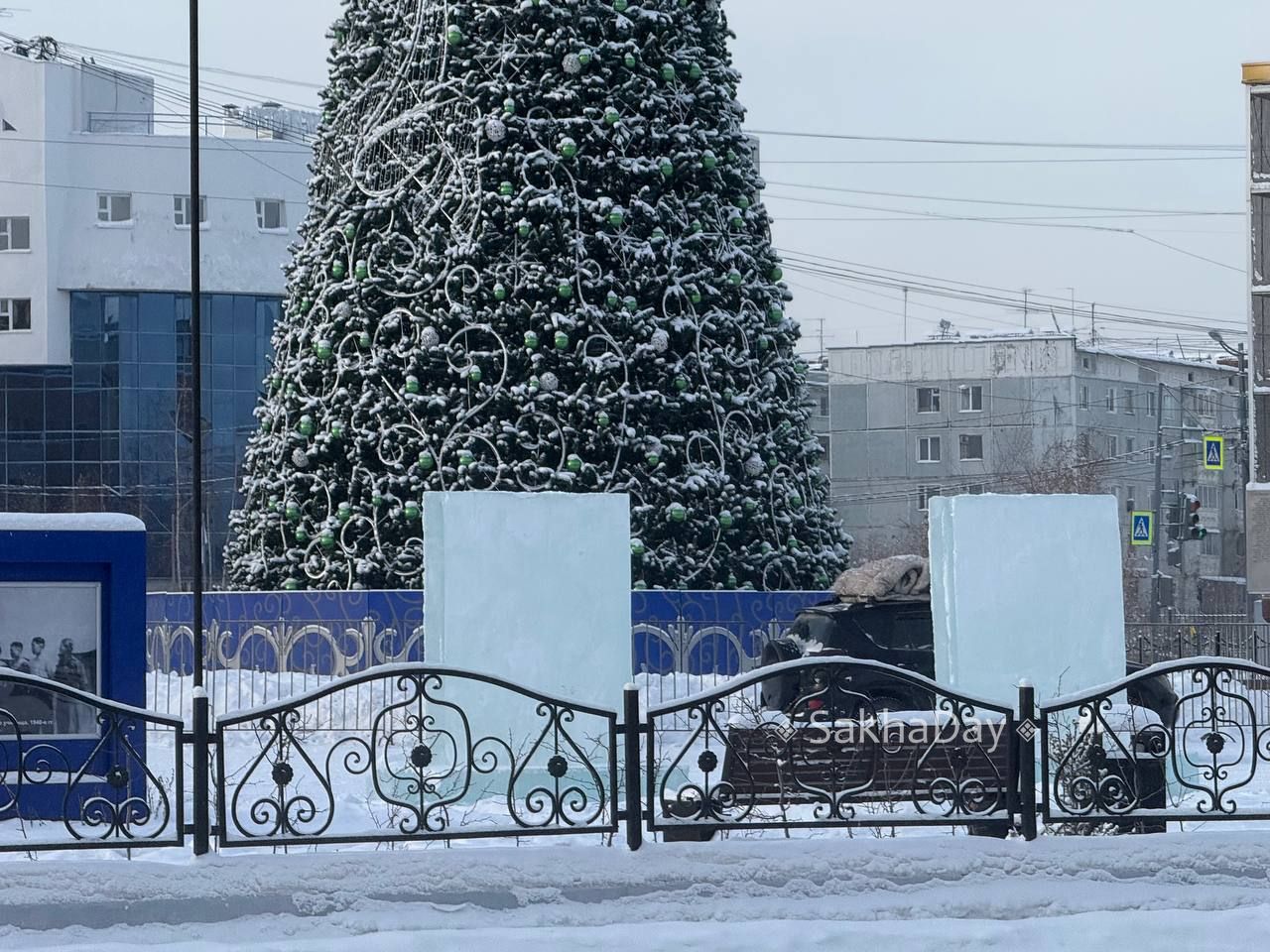 Елочка на Орджоникидзе. #дляsakhaday Елочка на Орджоникидзе. #дляsakhaday