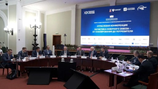 Айсен Николаев предложил новые способы поддержки участников северного завоза