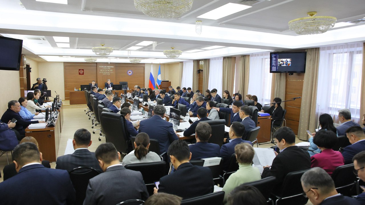 Члены Правительства участвуют в расширенном заседании бюджетного комитета по рассмотрению ключевых законопроектов