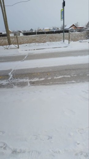 Ежедневная работа муниципальных дворников по уборке снега на территории Автодорожного округа