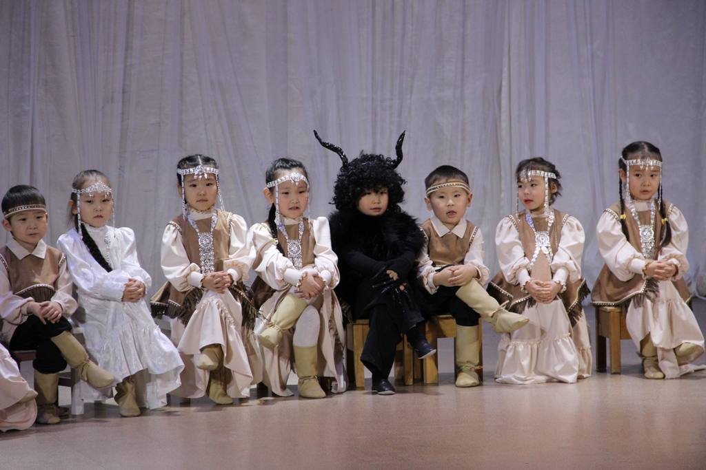 нэр клнэ тус сыаллаах пуондатын клээининэн «Олохо дойдутугар айан» фестиваль саланар нэр клнэ тус сыаллаах пуондатын клээининэн «Олохо дойдутугар айан» фестиваль саланар