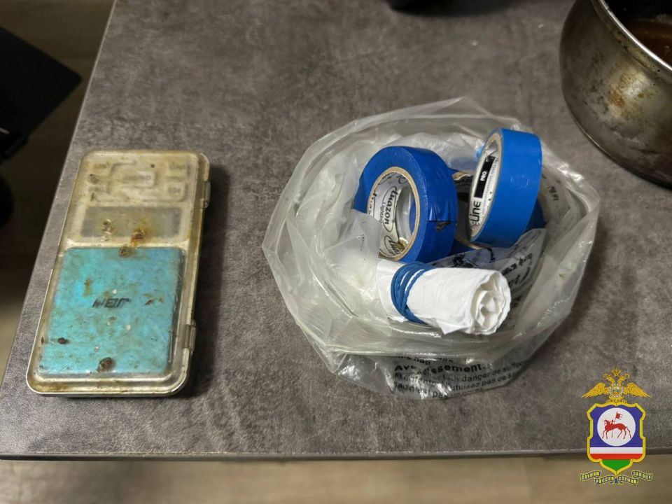В Якутске полицейские задержали наркокурьеров с гашишем
