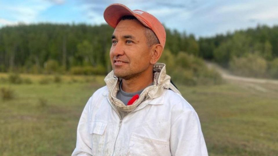 Якутский пчеловод-участник программы "Гектар" планирует сделать мёд известным региональным брендом